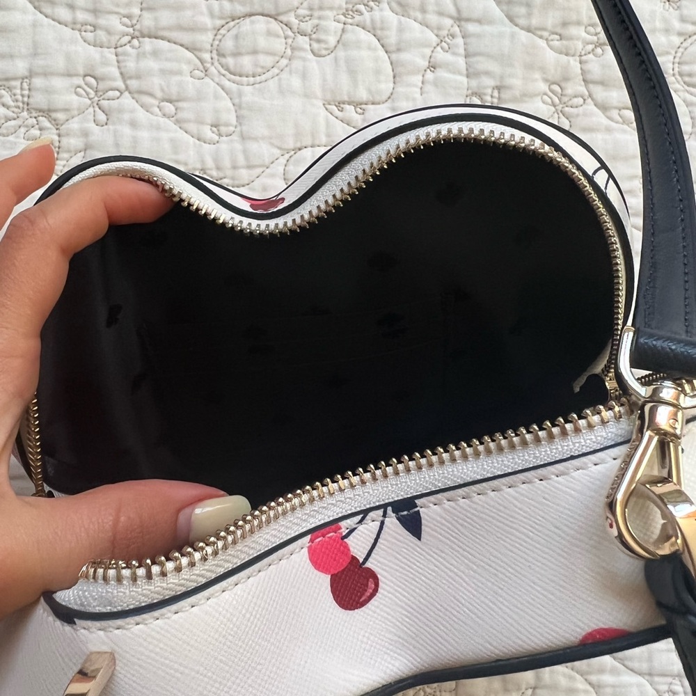 Kate Spade Heart Purse - Picture 3 of 3